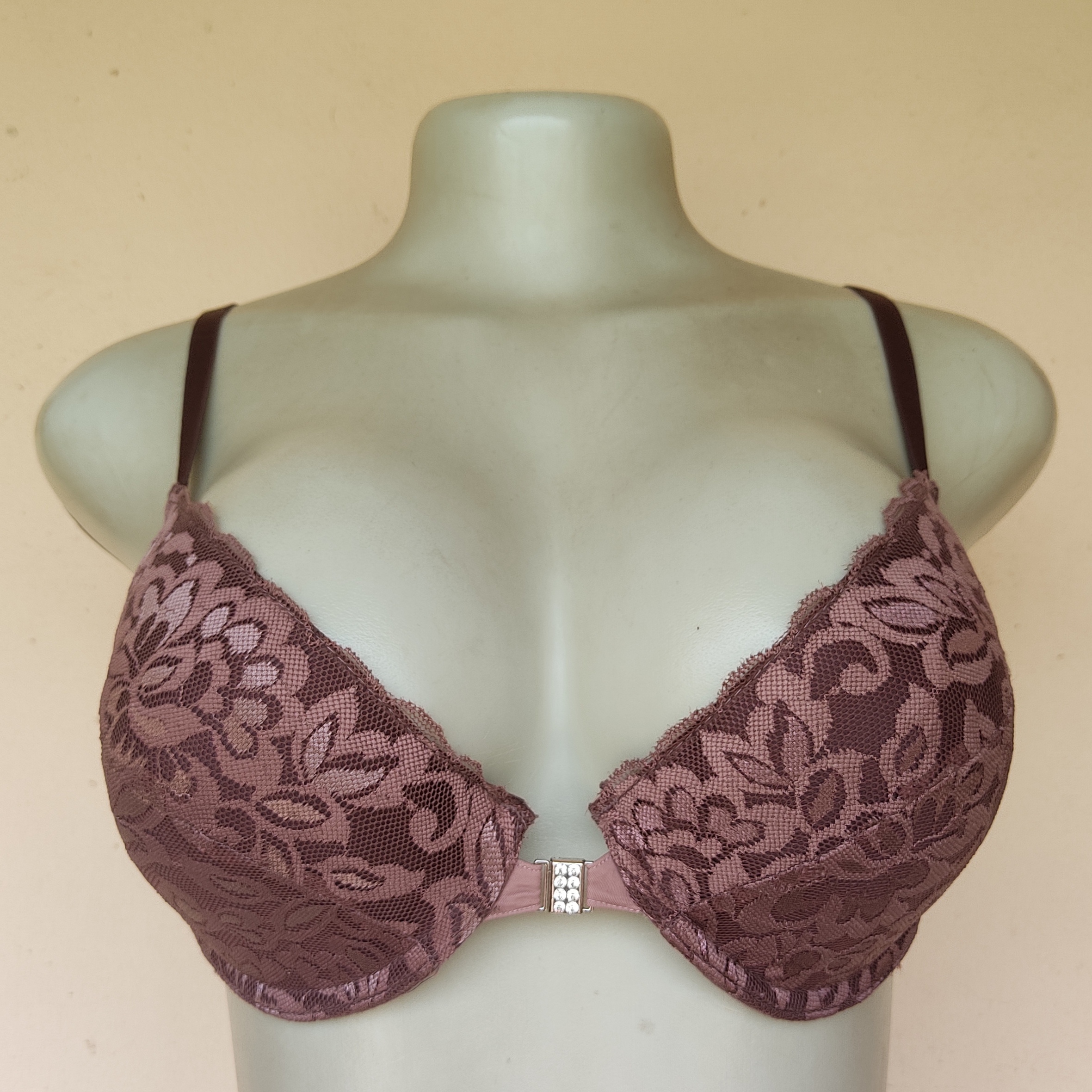 36D- Unbranded Pattern Front Hook Light Padded Bra