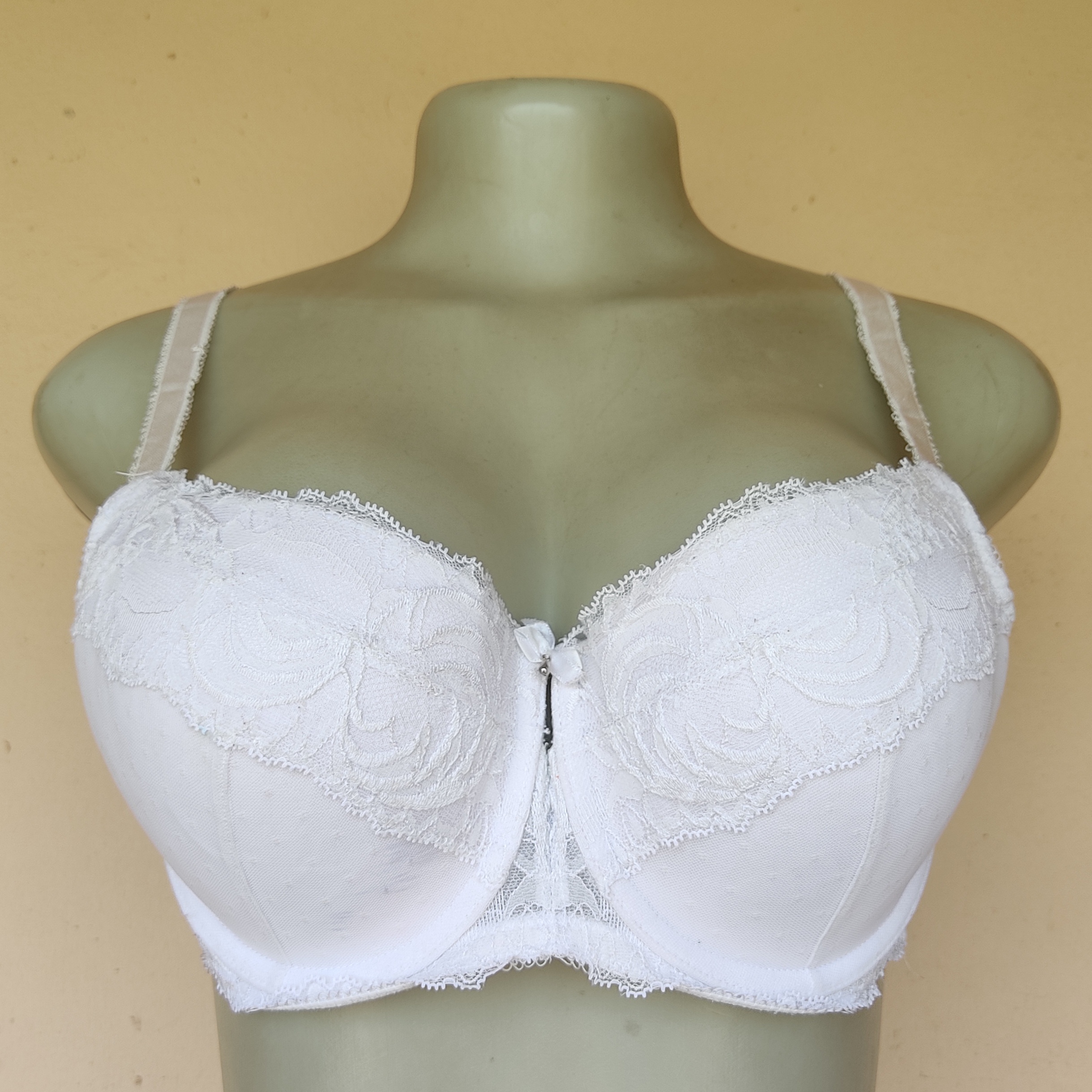 38B- M And S White Light Padded Bra