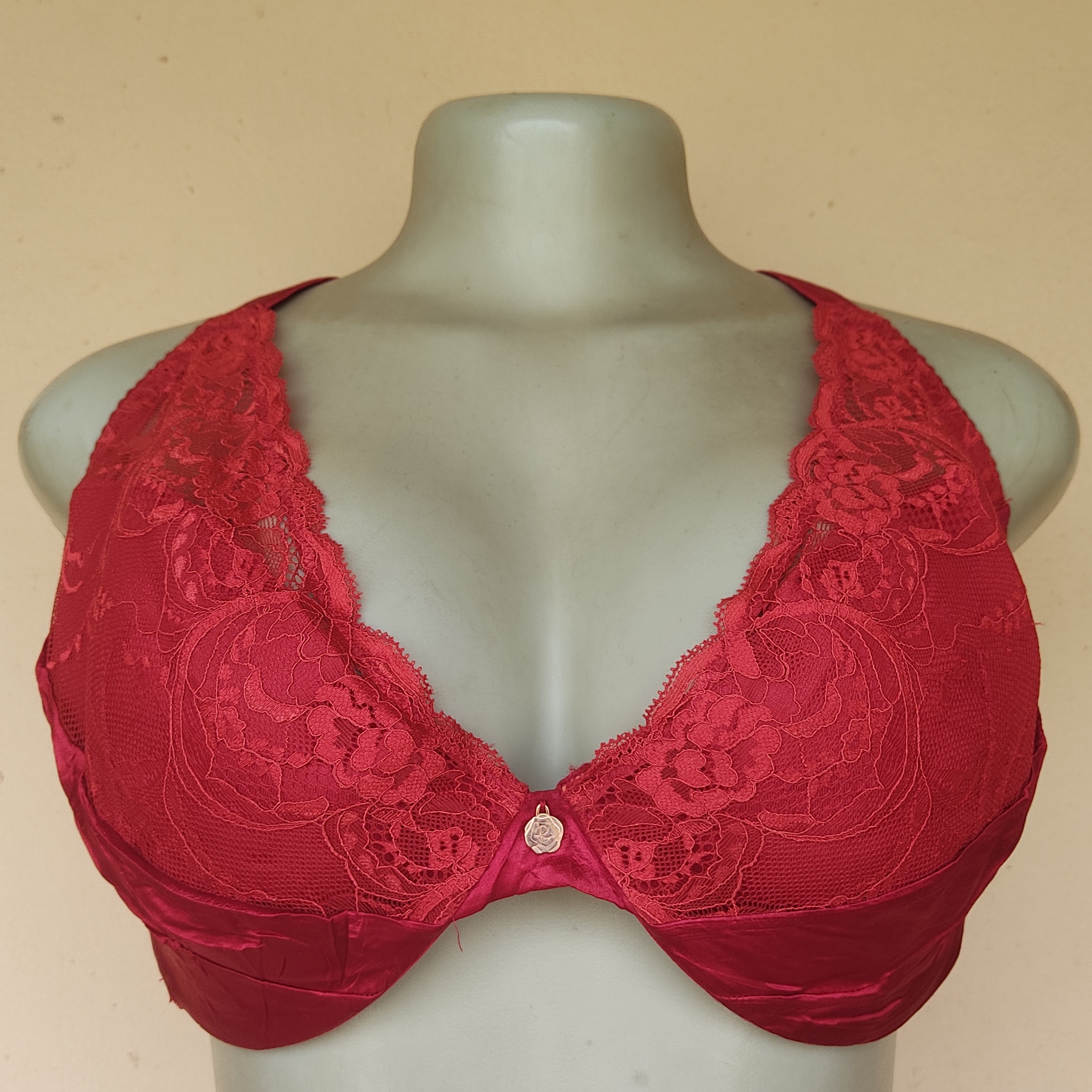38F- Autograph Red Plunge  Non Padded Bra