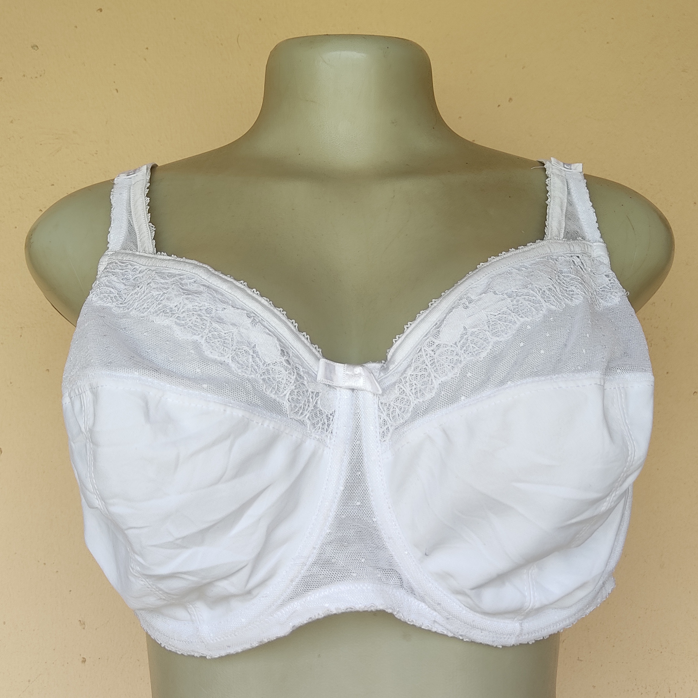 40F- Playtex White Non Padded Bra