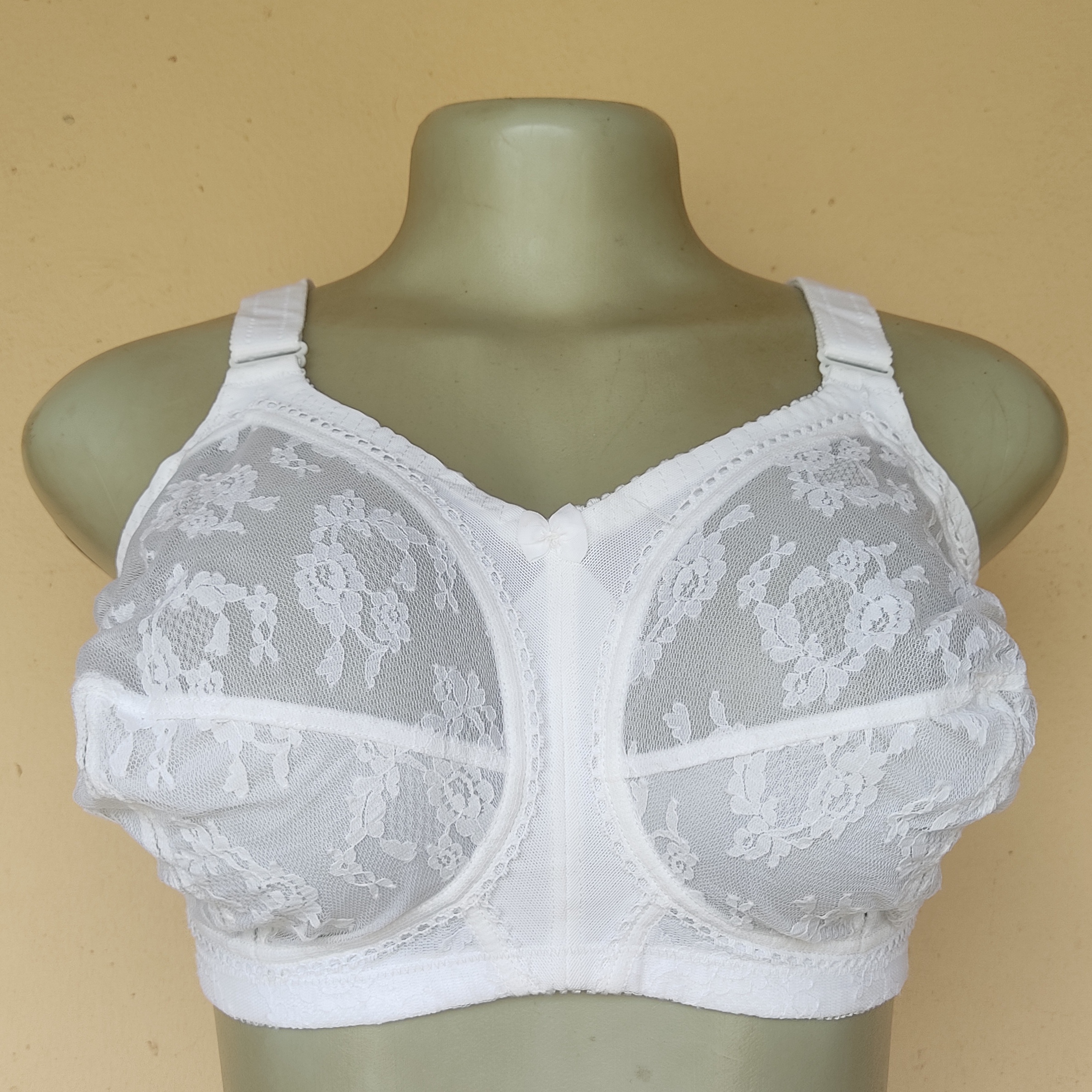 40DD- Triumph White Non Wired Non Padded Bra