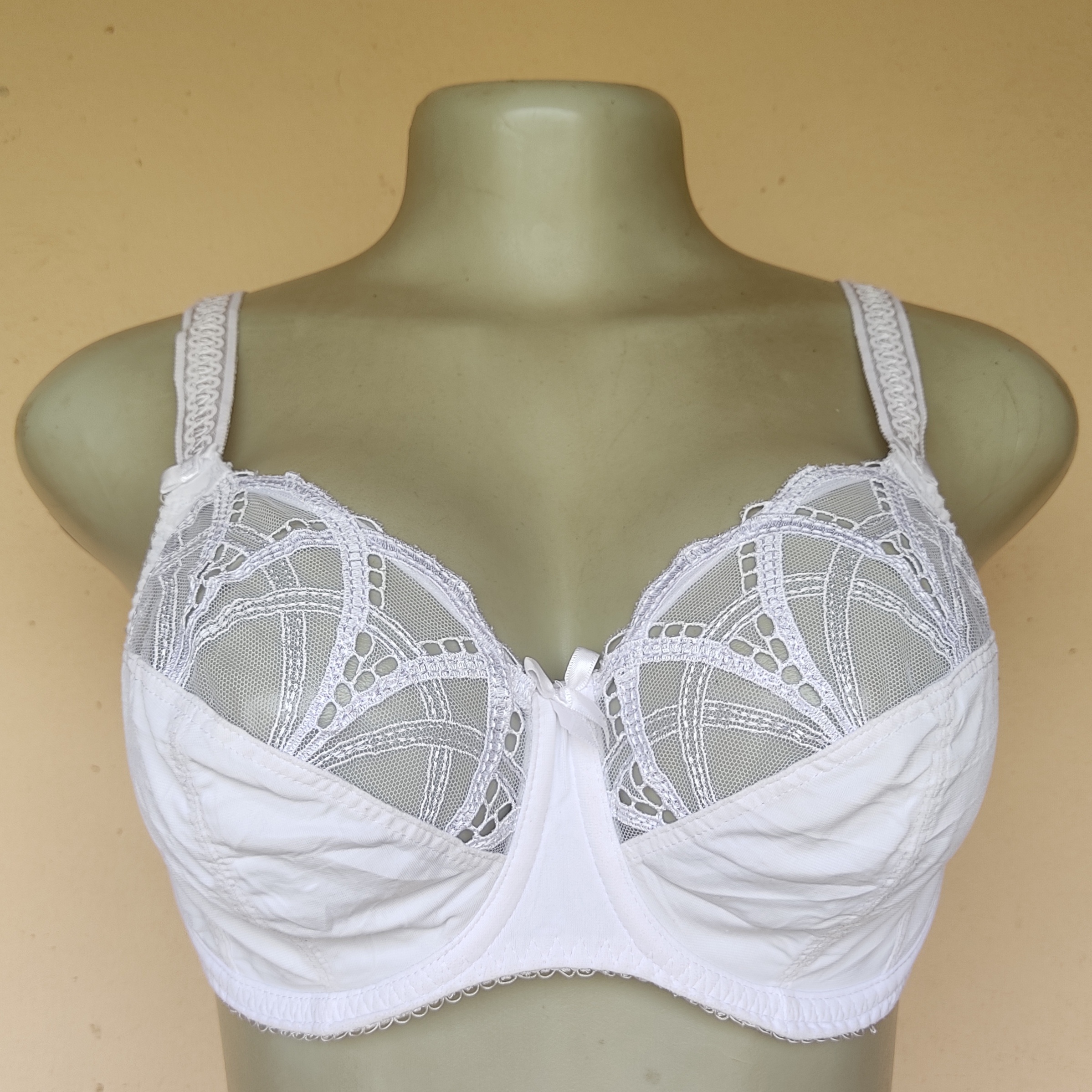 32F- Fantasie White  Non Padded Bra