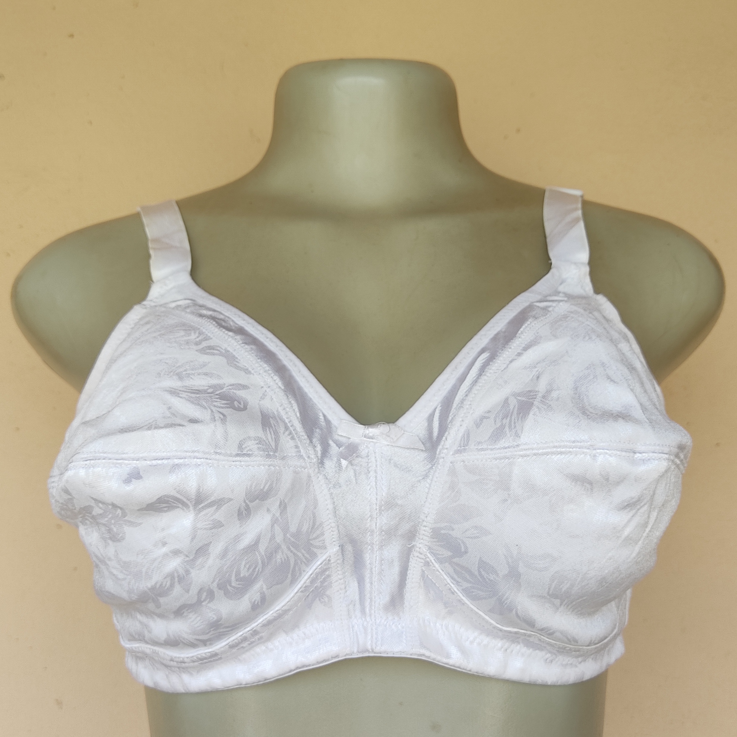 42B- Bonmarche White Non Wired Non Padded Bra
