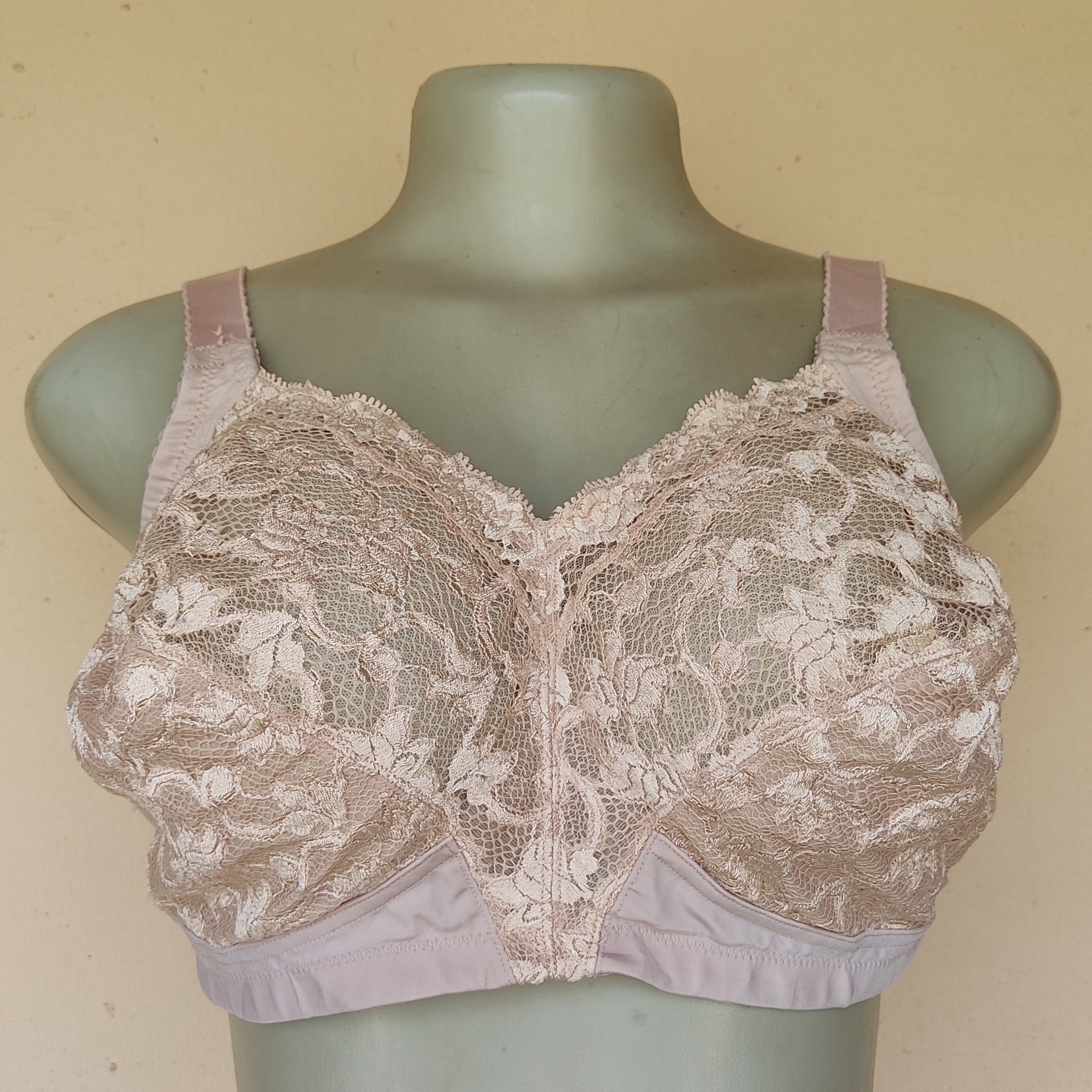 38E- Triumph Pattern Non Wired Non Padded Bra