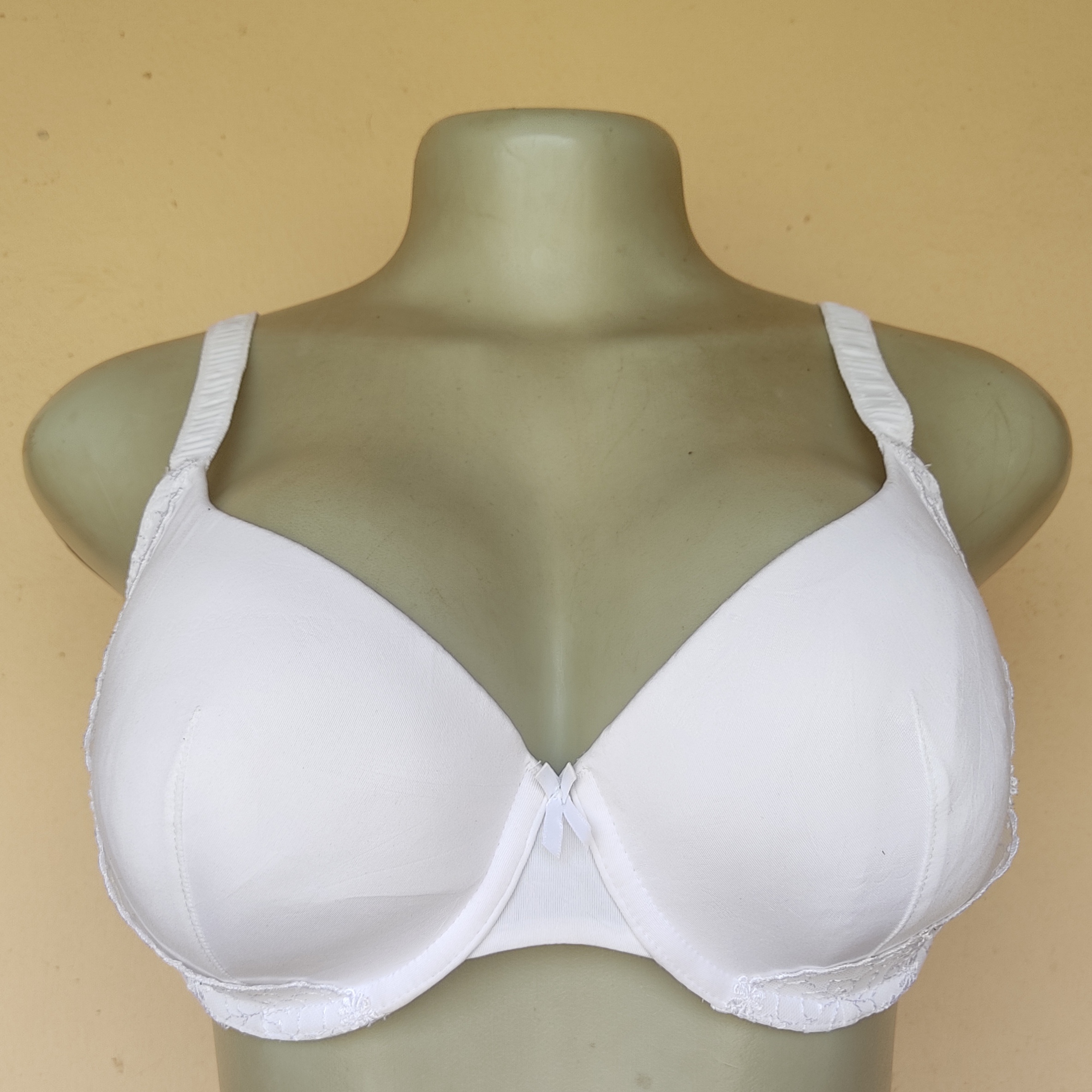 32DD- M And S White Light Padded Bra