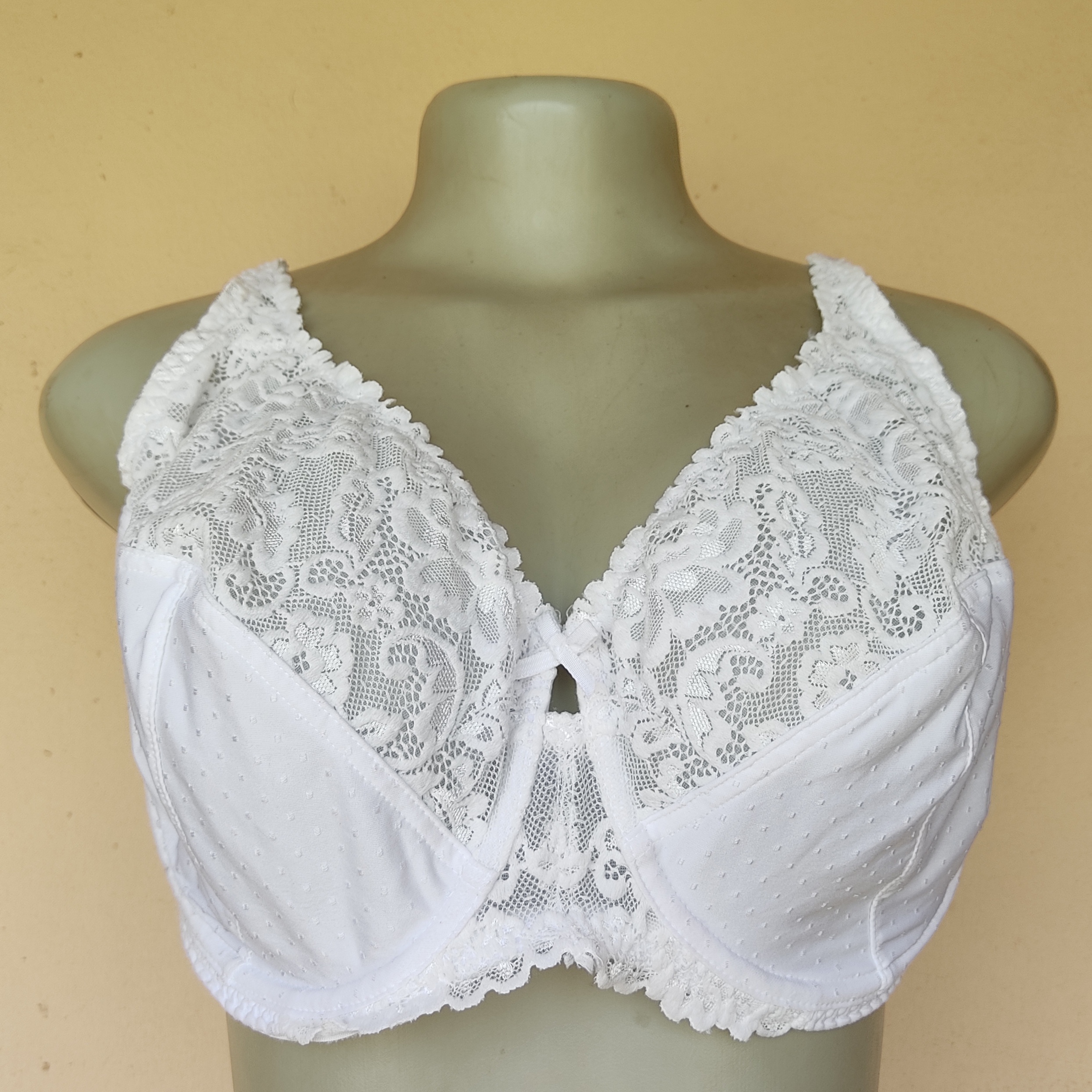 38GG- Tu White Non Padded Bra