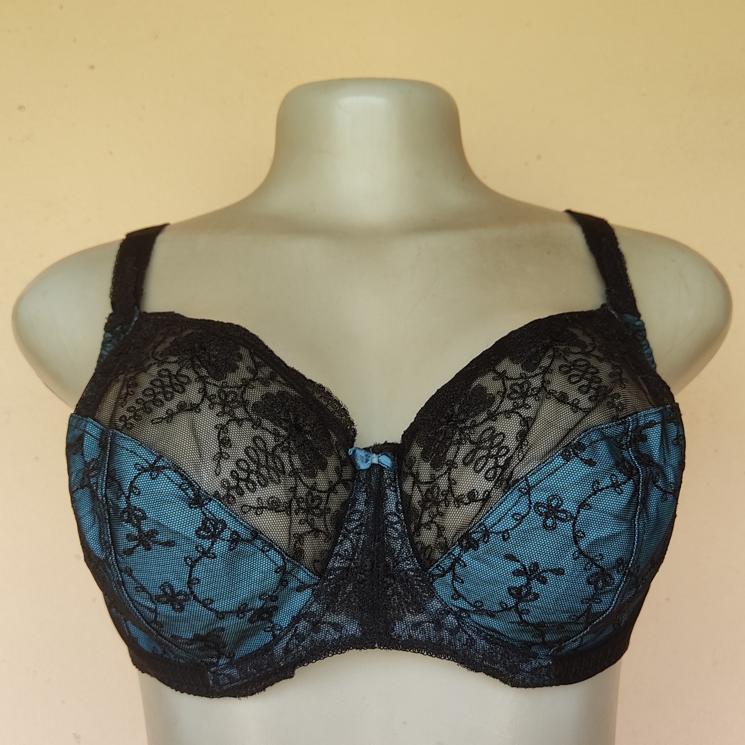 34E- Fantasie Two Color Non Padded Bra