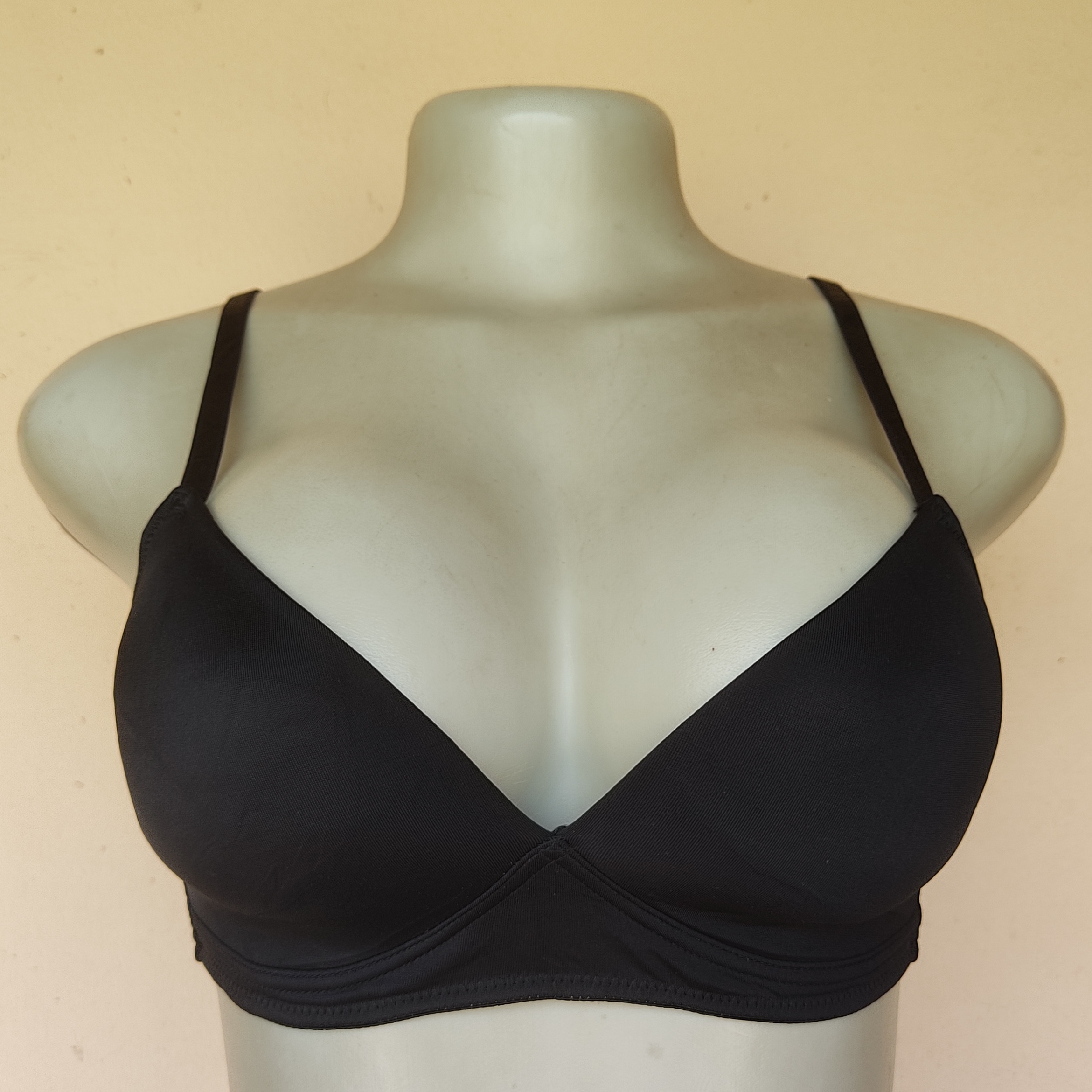 34B- Unbranded Black Non Wired Bra