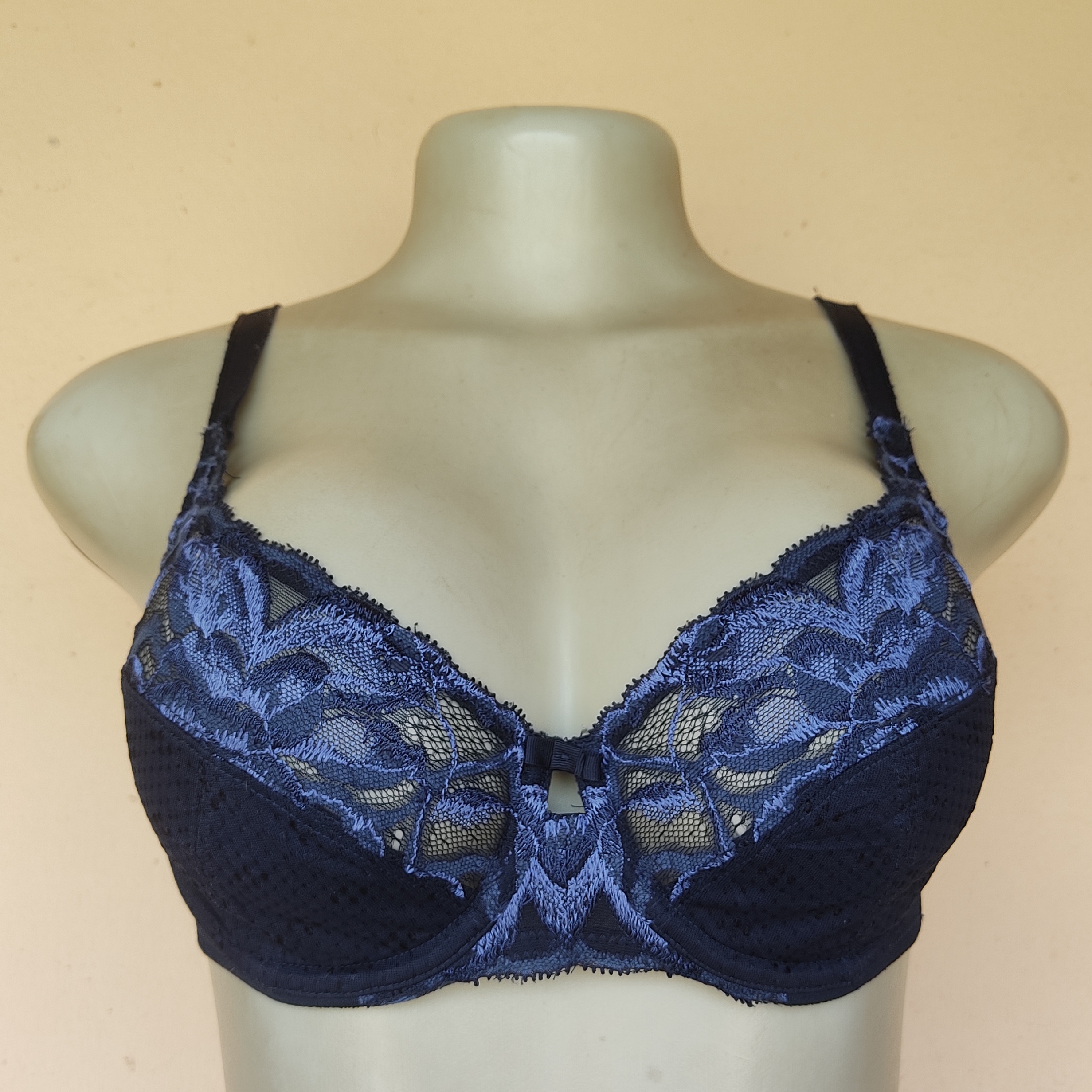 32D M and S Patterned Two Tone Non Padded Bra