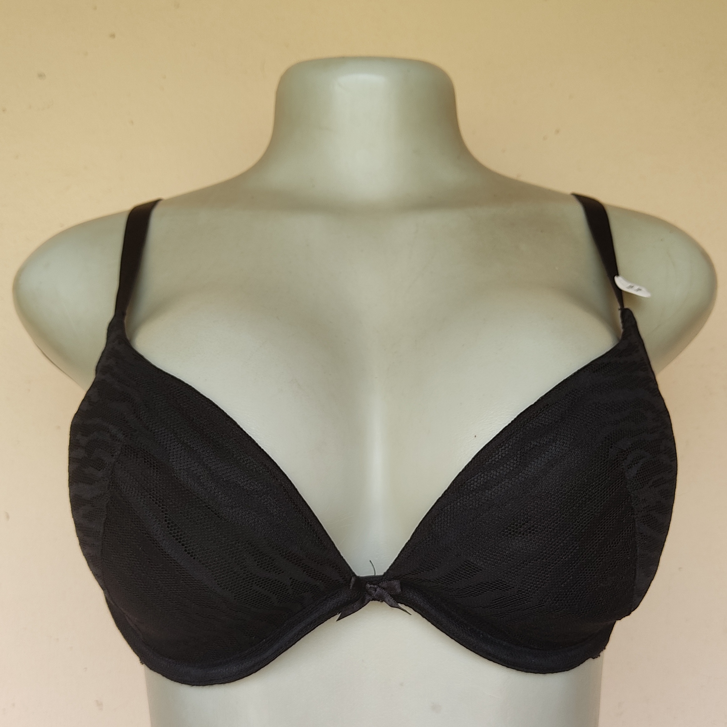 32DD- New Look Black Light Padded Bra
