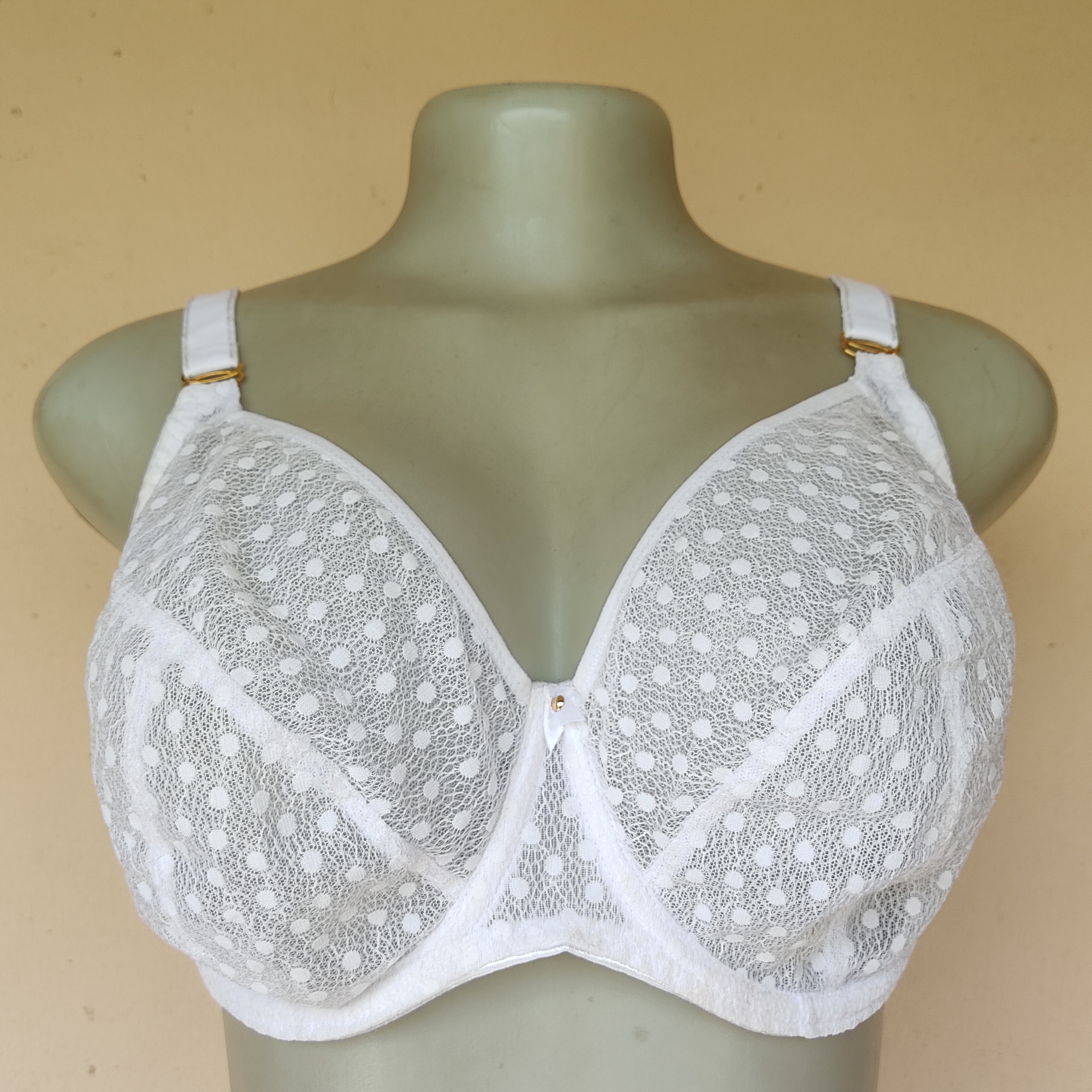 34GG- Unbranded White Non Padded Bra